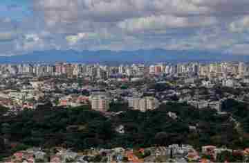  Semana típica de verão: tempo abafado e chuva de fim de tarde no Paraná
